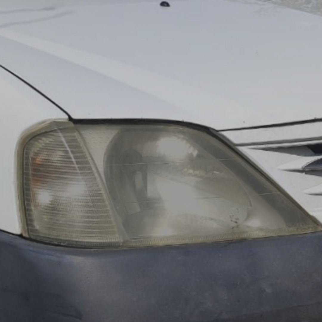 عکس قبل و بعد از استفاده از اکوشاین جلازین روی کدری و زردی چراغ خودرو